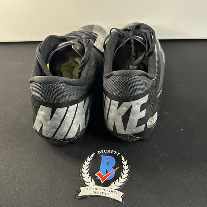 Randy Moss Signed Nike Cleat Autograph Vikings (Beckett Certified)