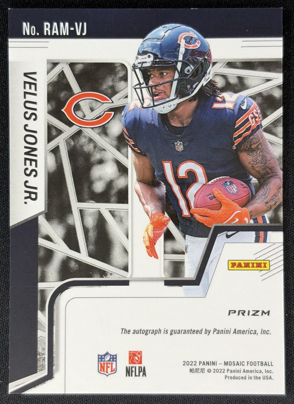 Velus Jones Jr. 2022 Panini Mosaic Rookie Auto Mosaic Bears Sports Trading Cards