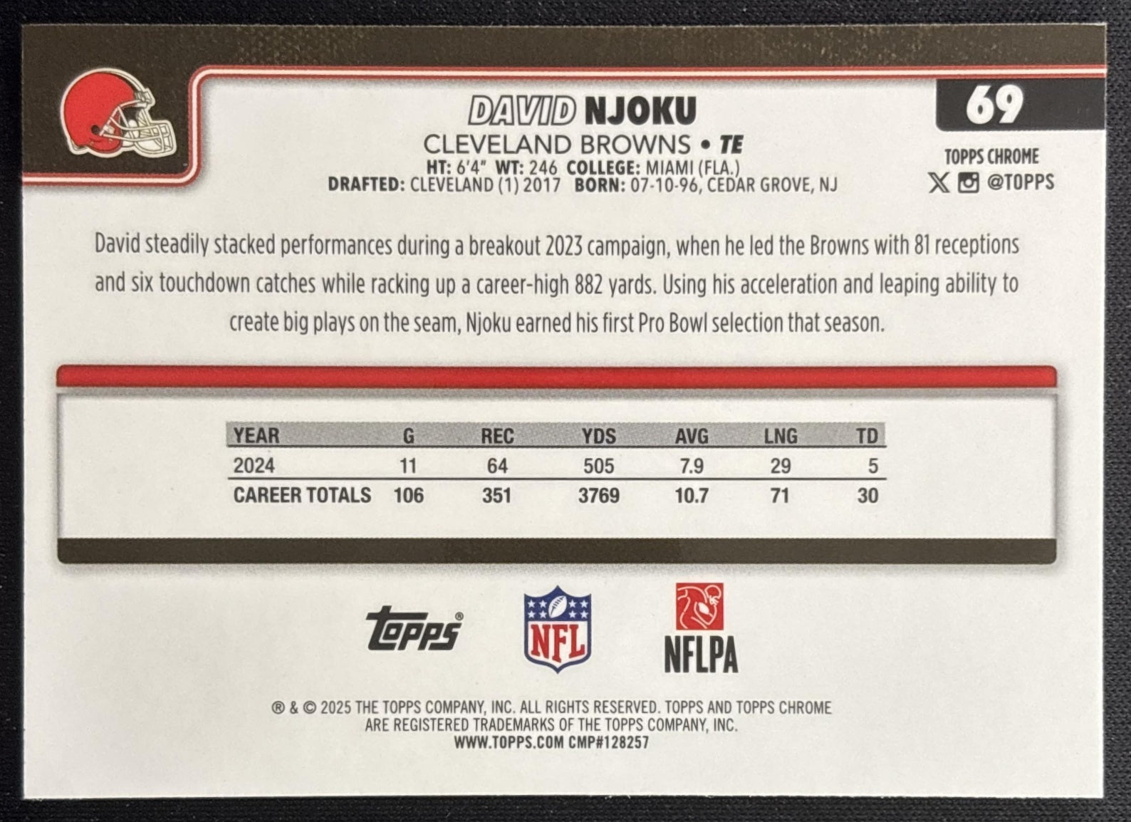 David Njoku 2025 Topps Chrome Green Refractor /99 Browns Sports Trading Cards