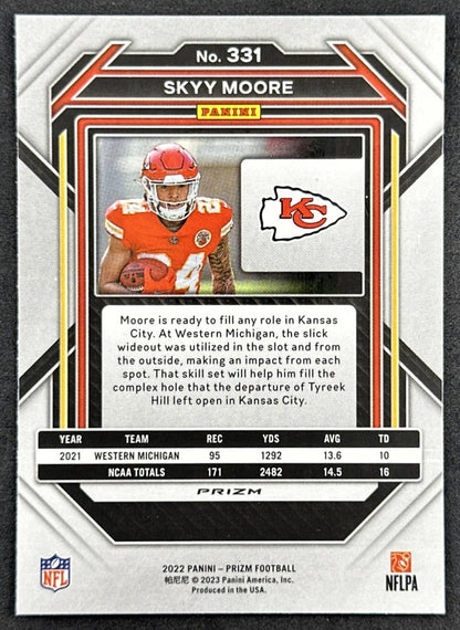 Skyy Moore 2022 Panini Prizm Green Chiefs back sports trading card