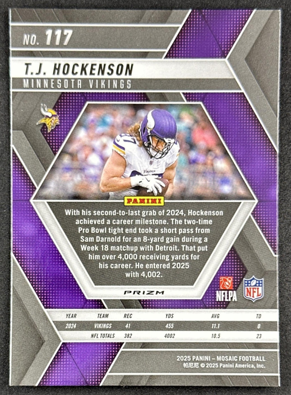 T.J. Hockenson 2025 Panini Mosaic Green Prizm Vikings Back