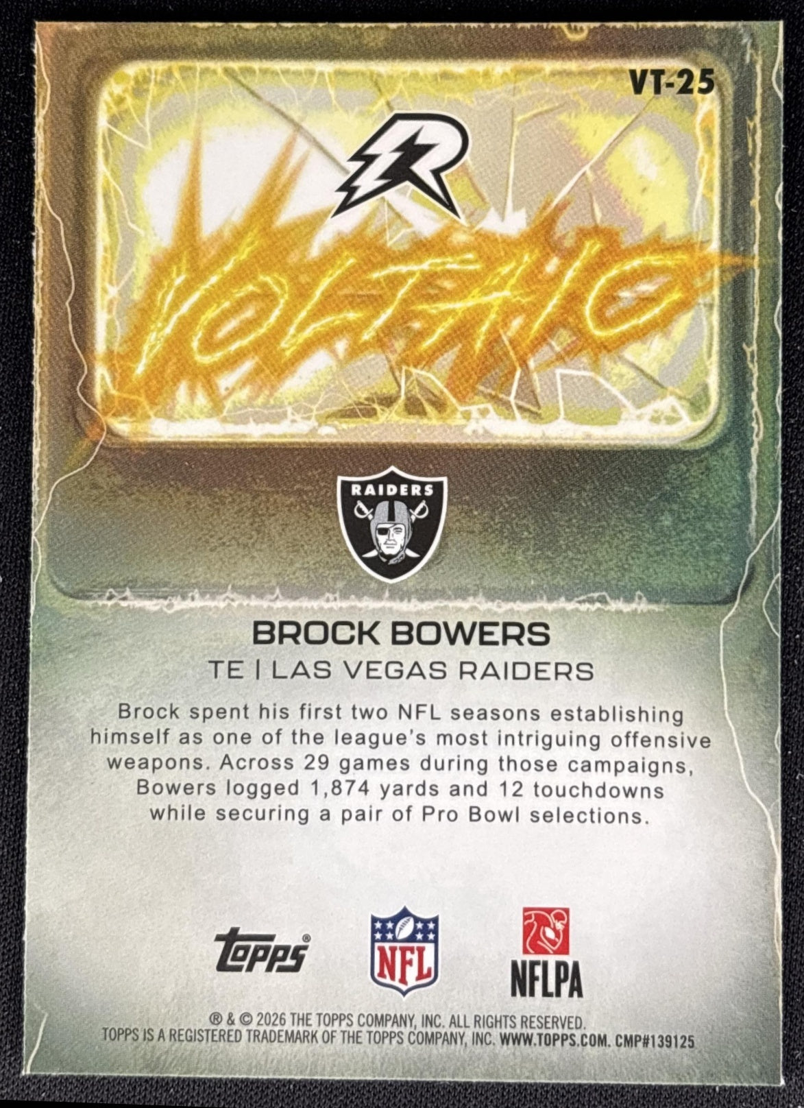 Brock Bowers 2025 Topps Resurgence Voltaic Raiders
