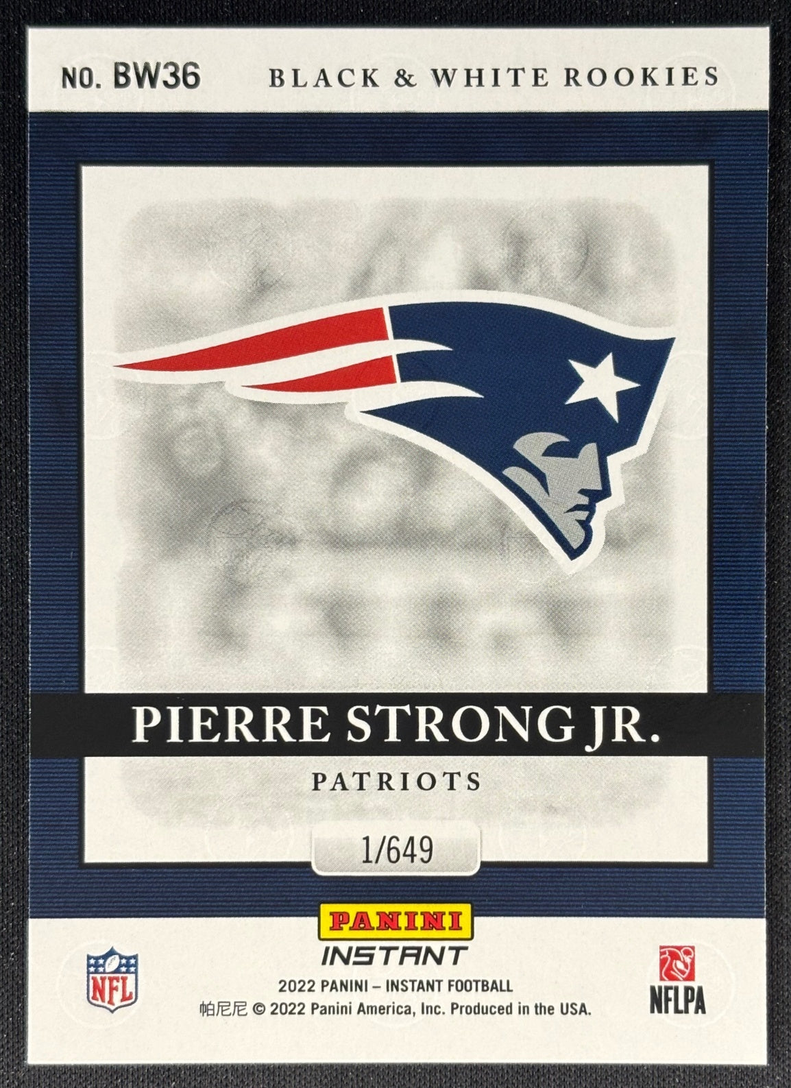 Pierre Strong Jr. 2022 Instant Black & White Rookies Patriots - Back