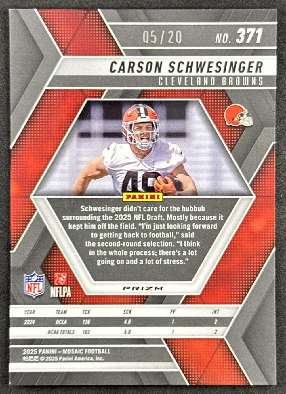Carson Schwesinger 2025 Panini Mosaic Rookies No Huddle Pink Prizm /20 Browns Sports Trading Cards