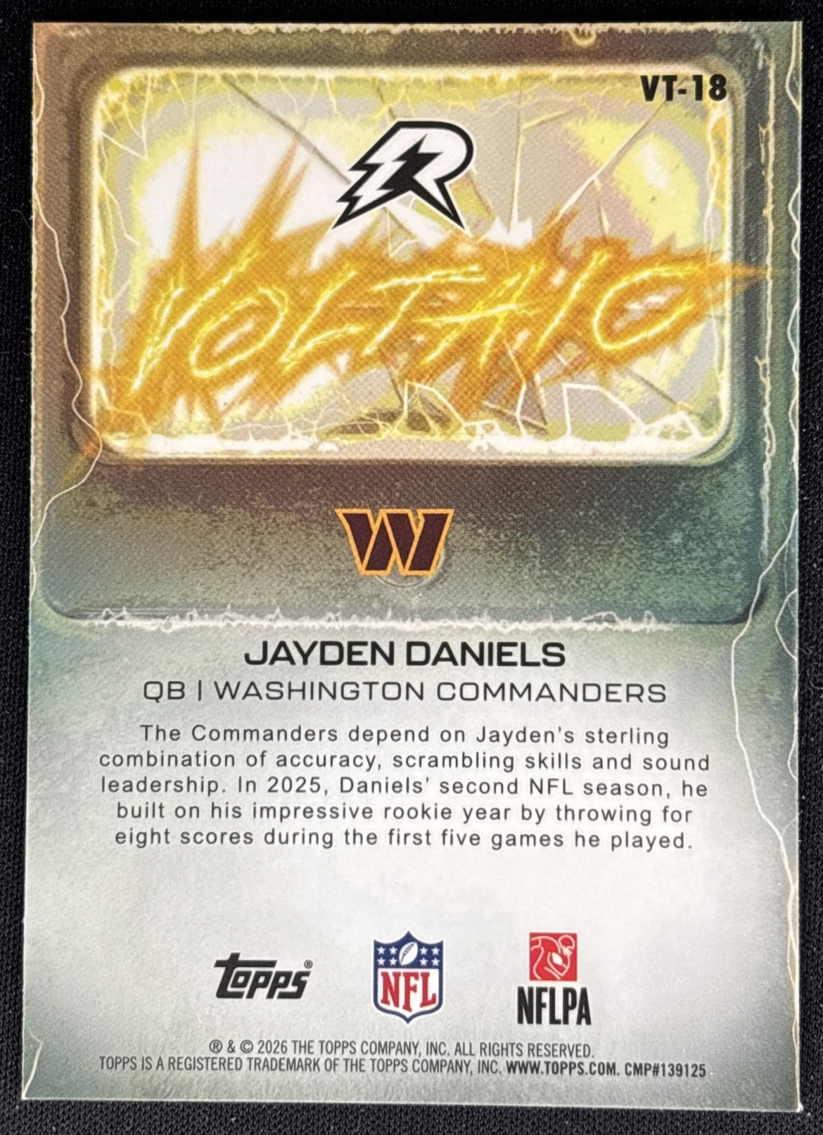 Jayden Daniels 2025 Topps Resurgence Voltaic Commanders