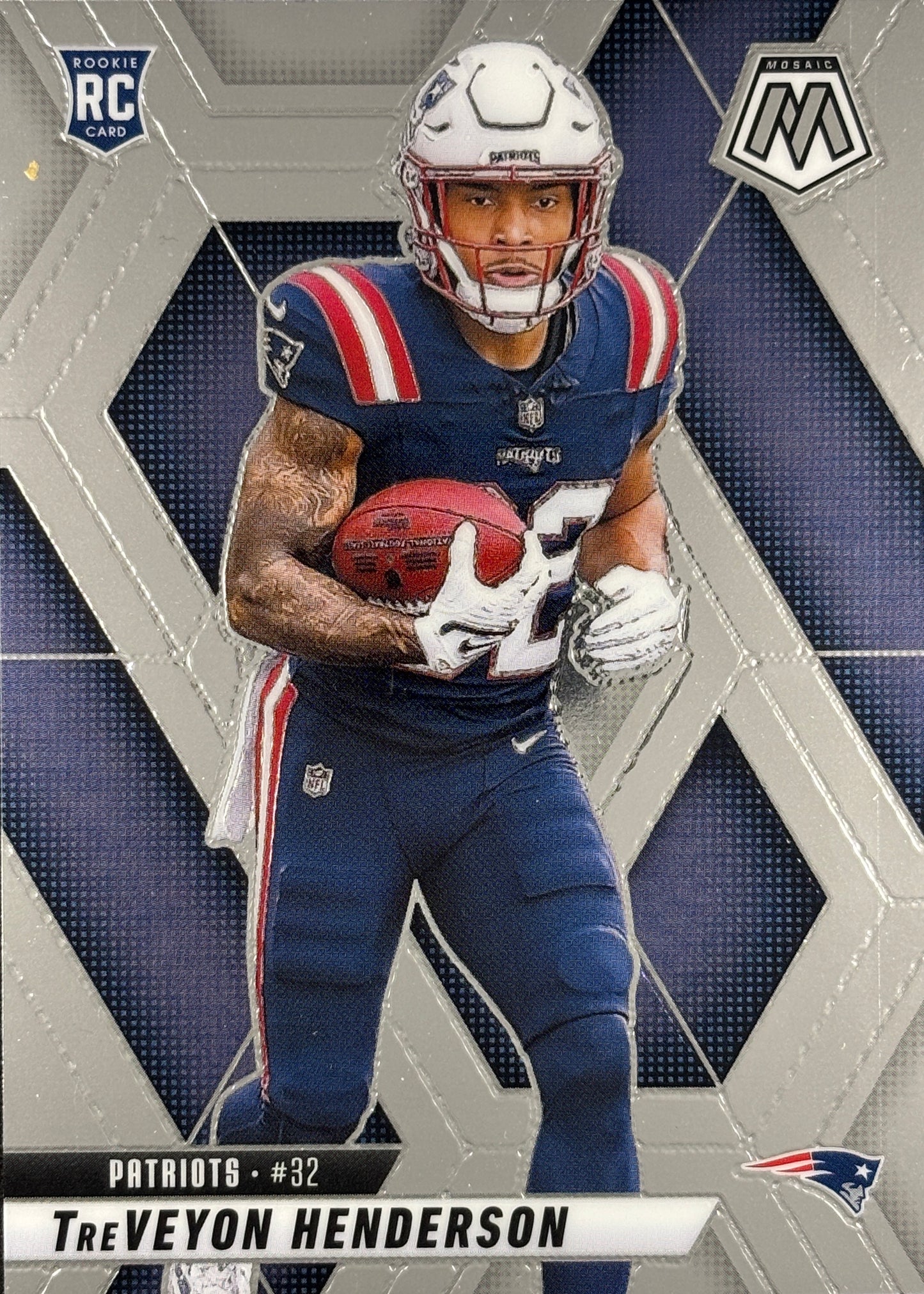 TreVeyon Henderson Mosaic Rookie Patriots Sports Card