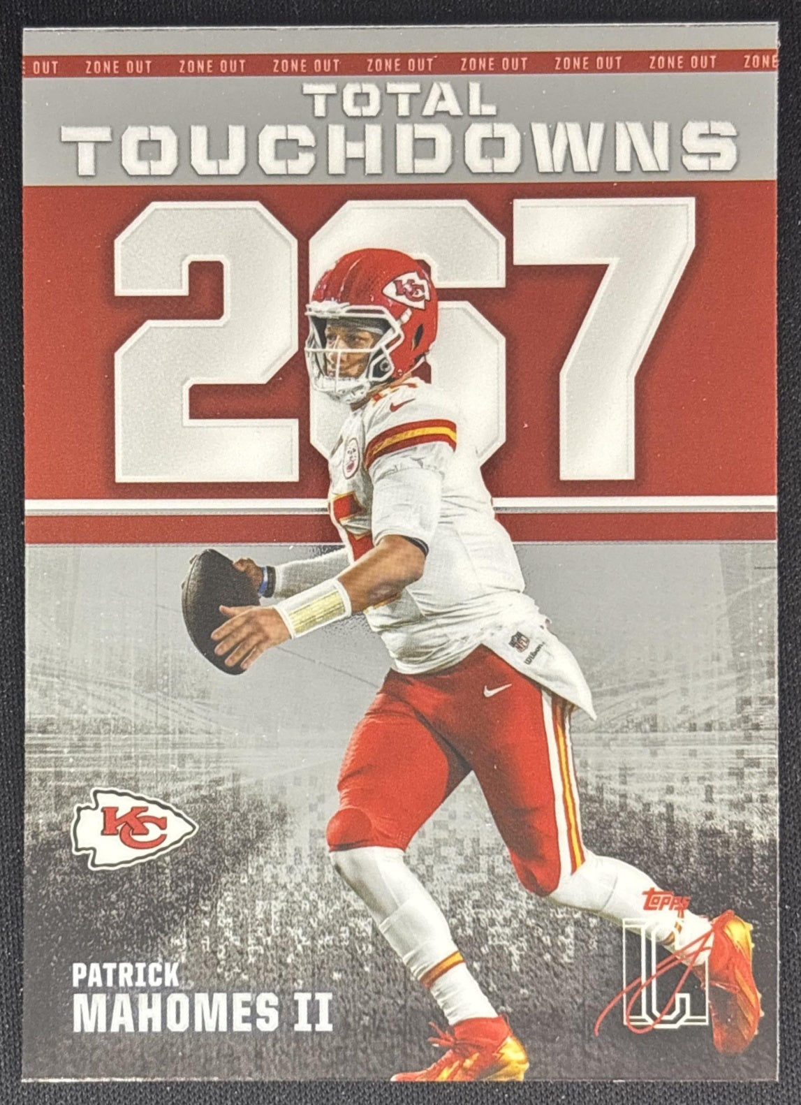 Patrick Mahomes II 2025 Topps Signature Class Zone Out Chiefs front