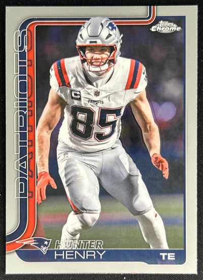 Hunter Henry 2025 Topps Chrome Patriots Default Title Sports Trading Cards