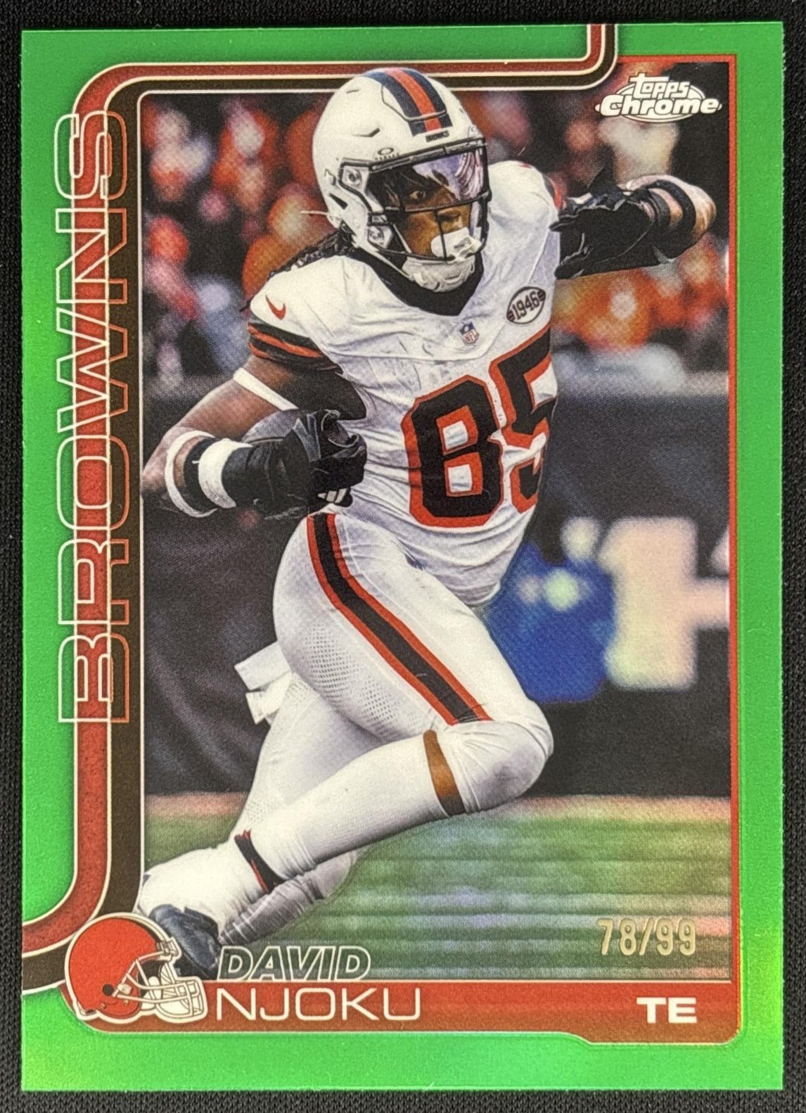 David Njoku 2025 Topps Chrome Football Leather Green Refractor /99 Browns Sports Trading Card