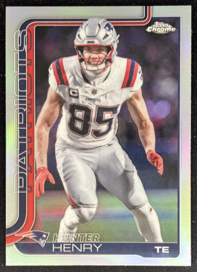 Hunter Henry 2025 Topps Chrome Refractor Patriots Sports Trading Cards