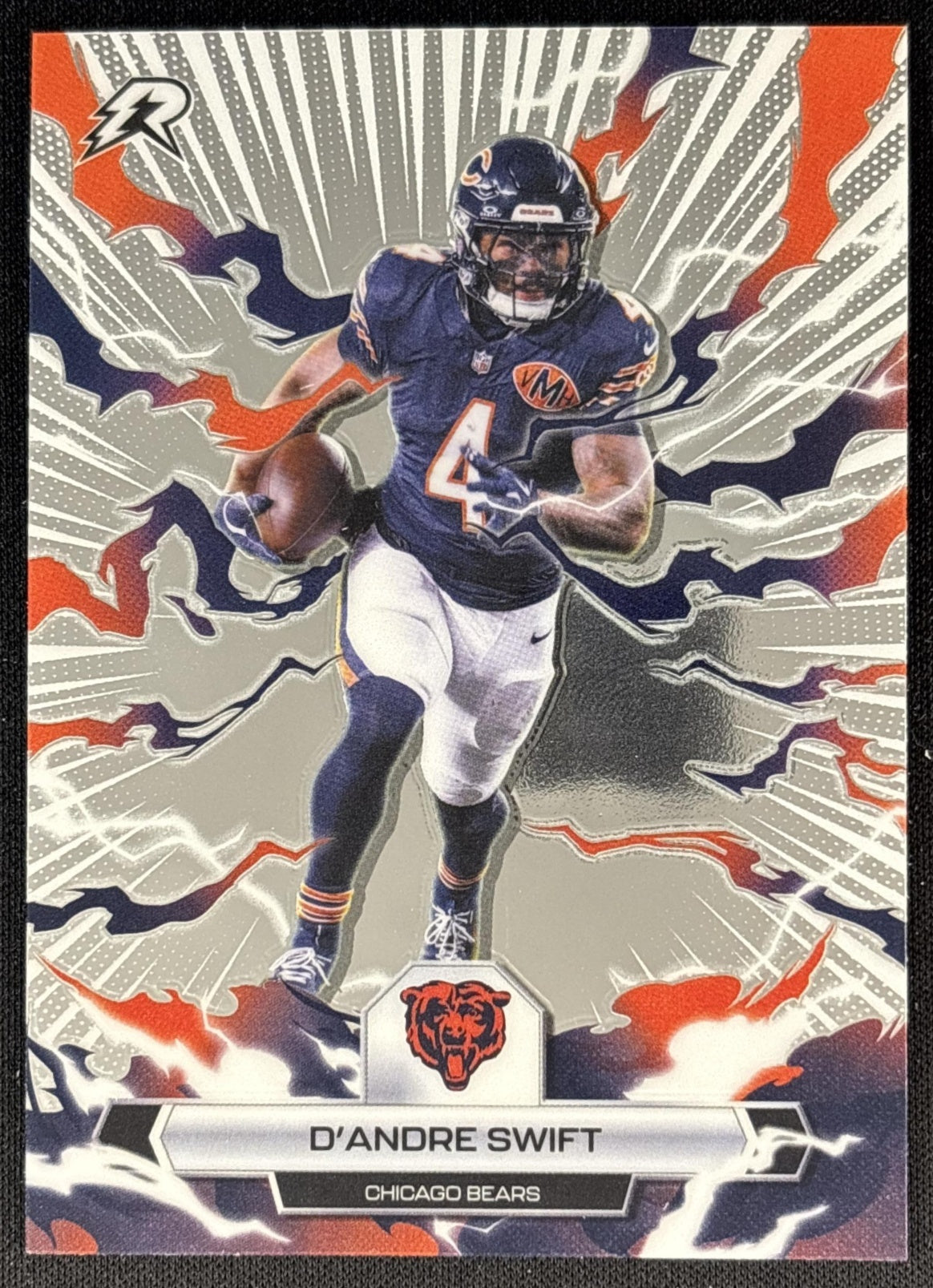 D'Andre Swift 2025 Topps Resurgence Bears Chicago Bears front