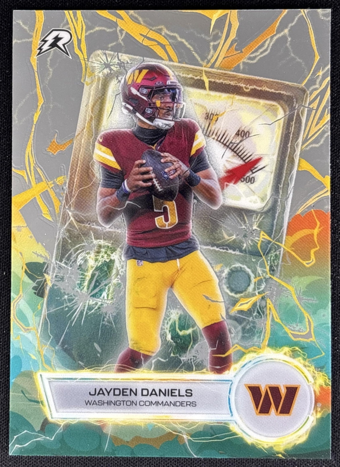Jayden Daniels 2025 Topps Resurgence Voltaic Commanders