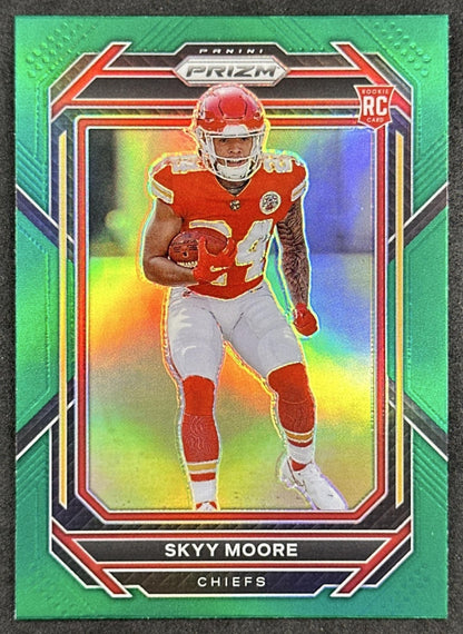 Skyy Moore 2022 Panini Prizm Green Chiefs front sports trading card