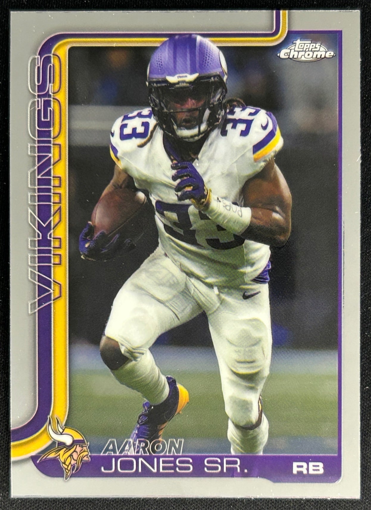 Aaron Jones Sr. 2025 Topps Chrome Vikings Sports Trading Cards
