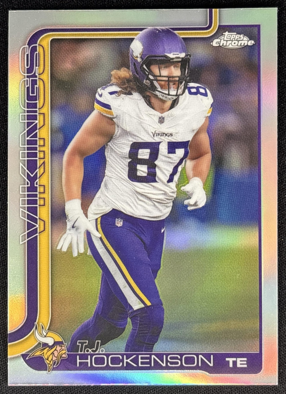 T.J. Hockenson 2025 Topps Chrome Refractor Vikings Default Title Sports Trading Cards