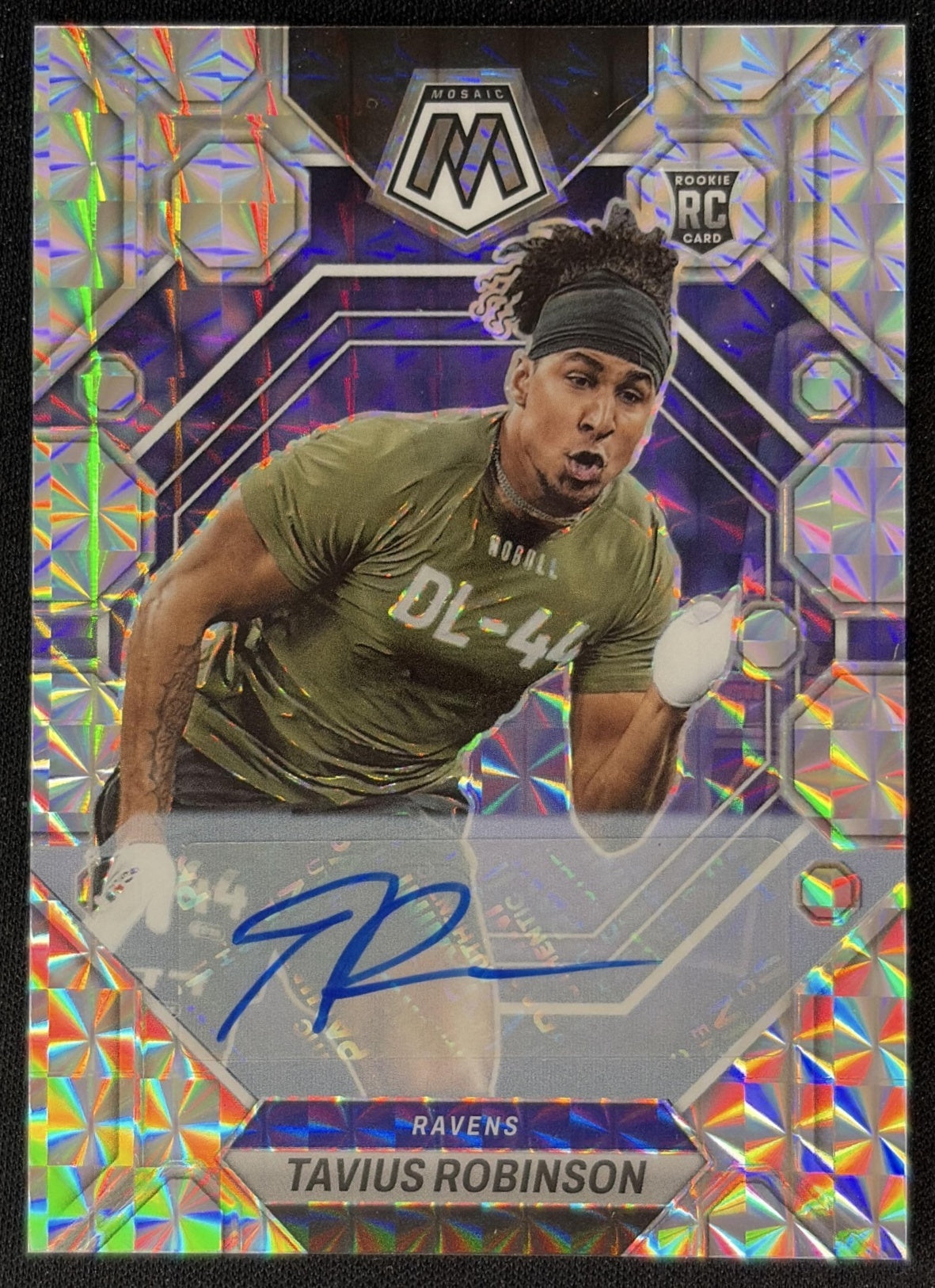 Tavius Robinson 2023 Panini Mosaic Rookie Auto Mosaic Ravens Sports Trading Cards