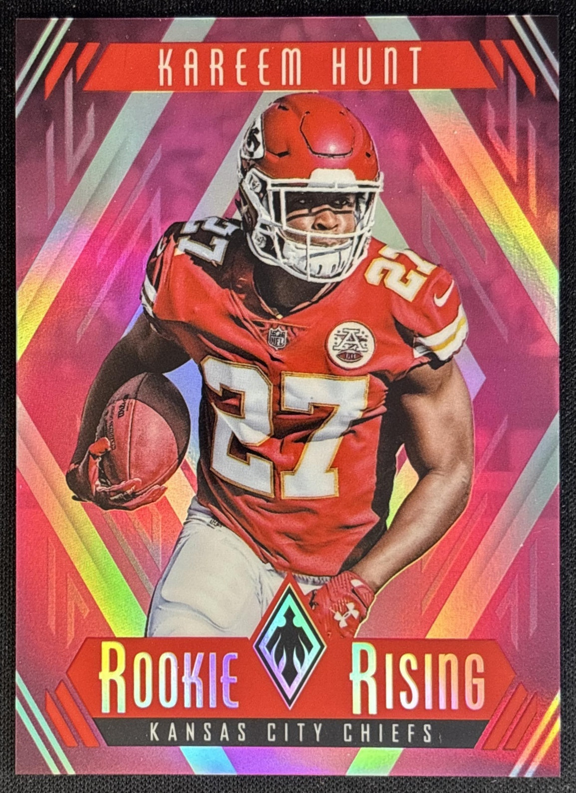 Kareem Hunt 2017 Panini Phoenix Rookie Rising Pink /199 Chiefs front