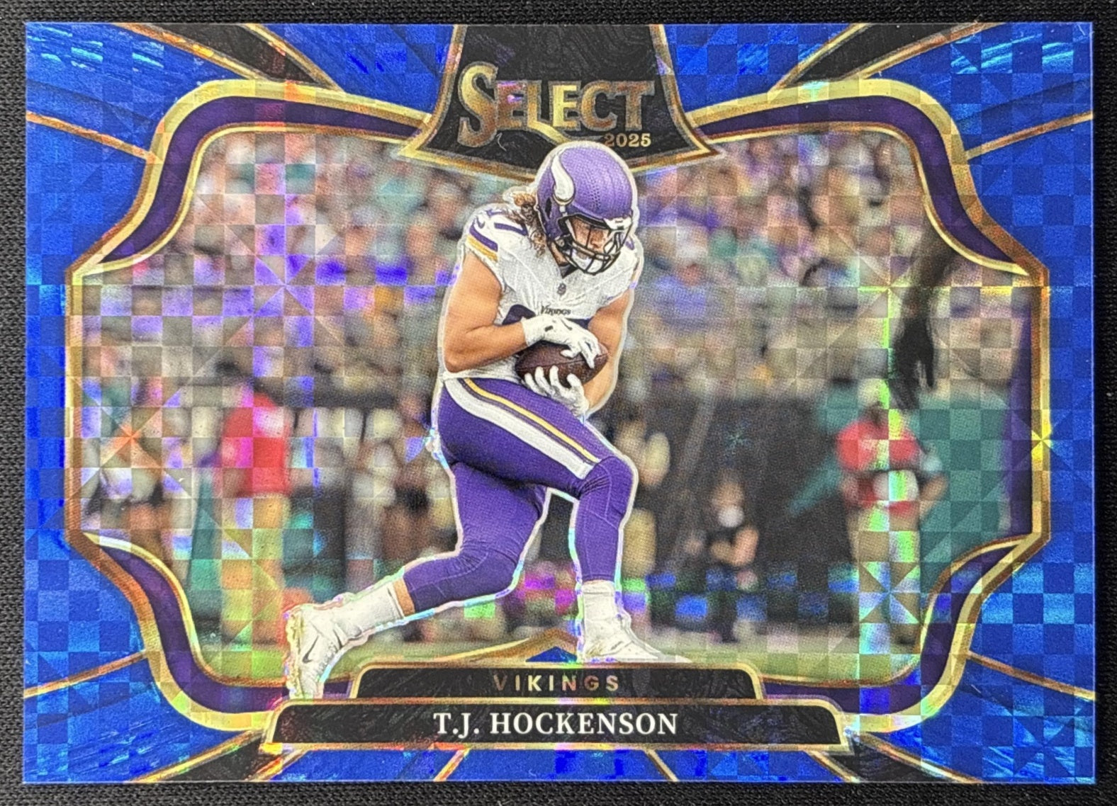 T.J. Hockenson 2025 Panini Select Field Level Blue Prizm /75 Vikings Sports Trading Cards