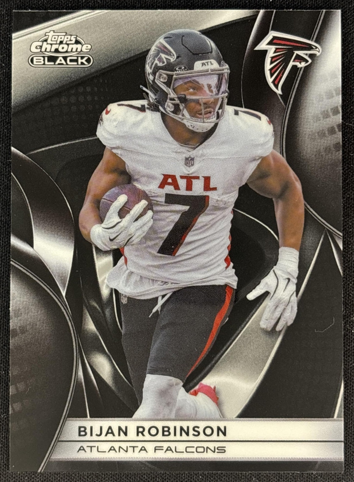 Bijan Robinson 2025 Topps Chrome Black Falcons front