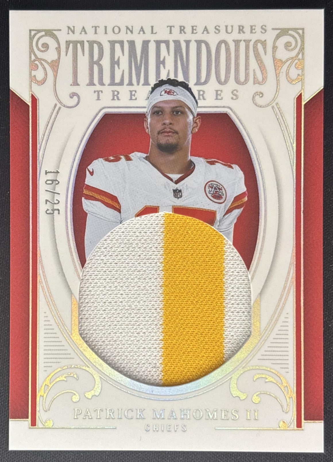 Patrick Mahomes II 2025 National Treasures Tremendous Holo Silver /25 Chiefs Sports Trading Cards