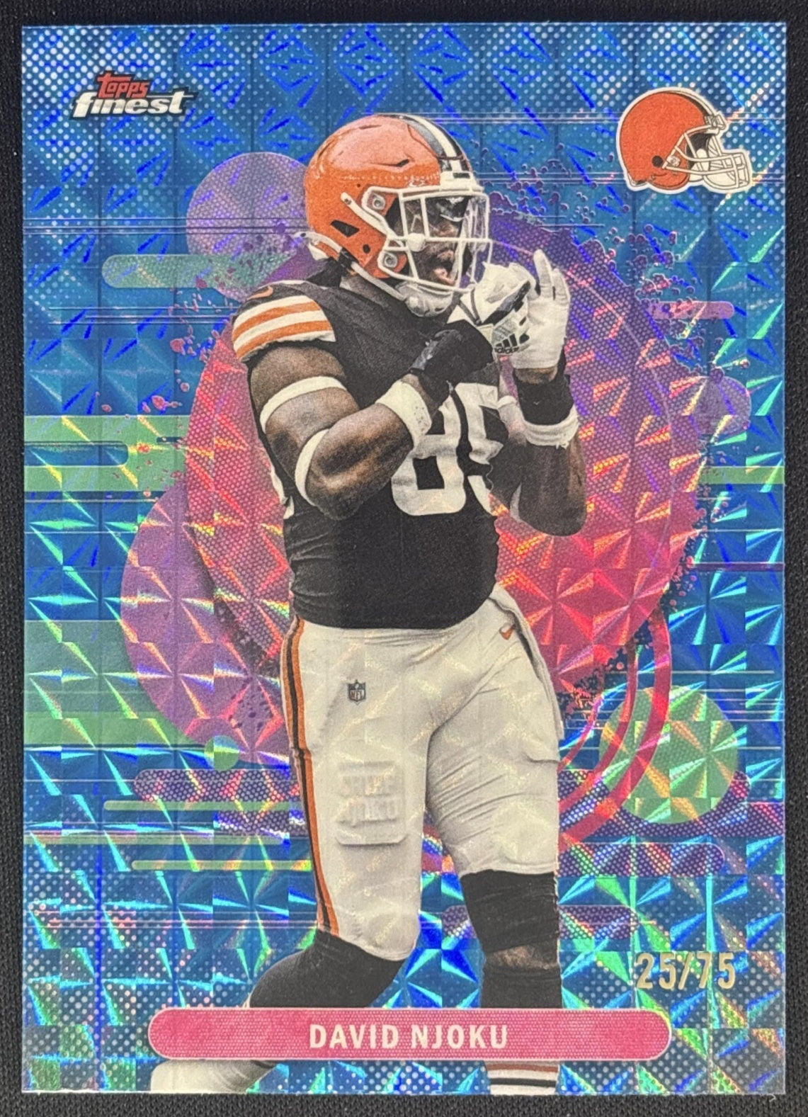 David Njoku 2025 Topps Finest Uncommon Blue Geometric Refractor /75 Browns front