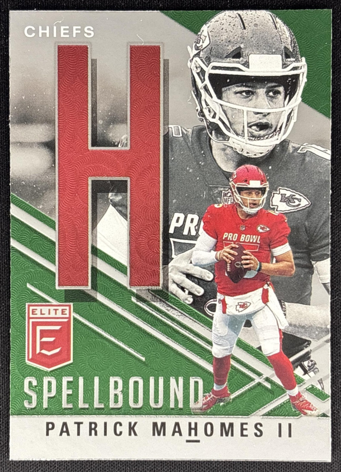 Patrick Mahomes II 2021 Panini Donruss Elite Spellbound Green Chiefs front