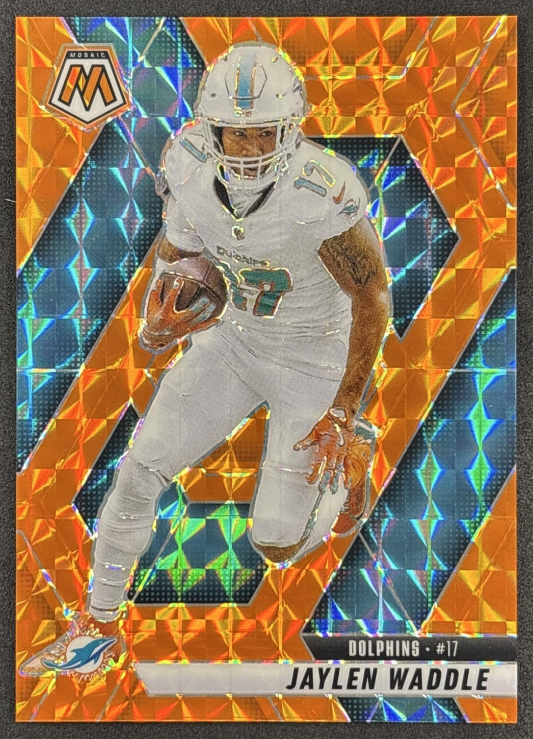 Jaylen Waddle 2025 Panini Mosaic Orange Prizm /199 Dolphins front