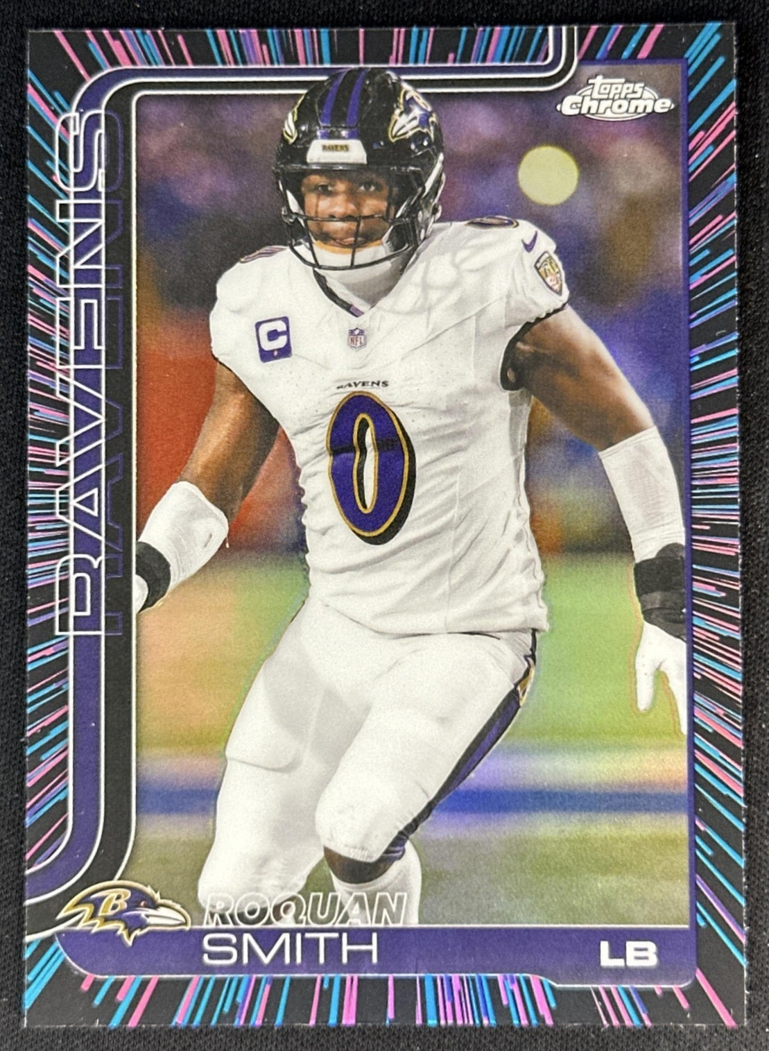Roquan Smith 2025 Topps Chrome Neon Pulse Refractor Ravens