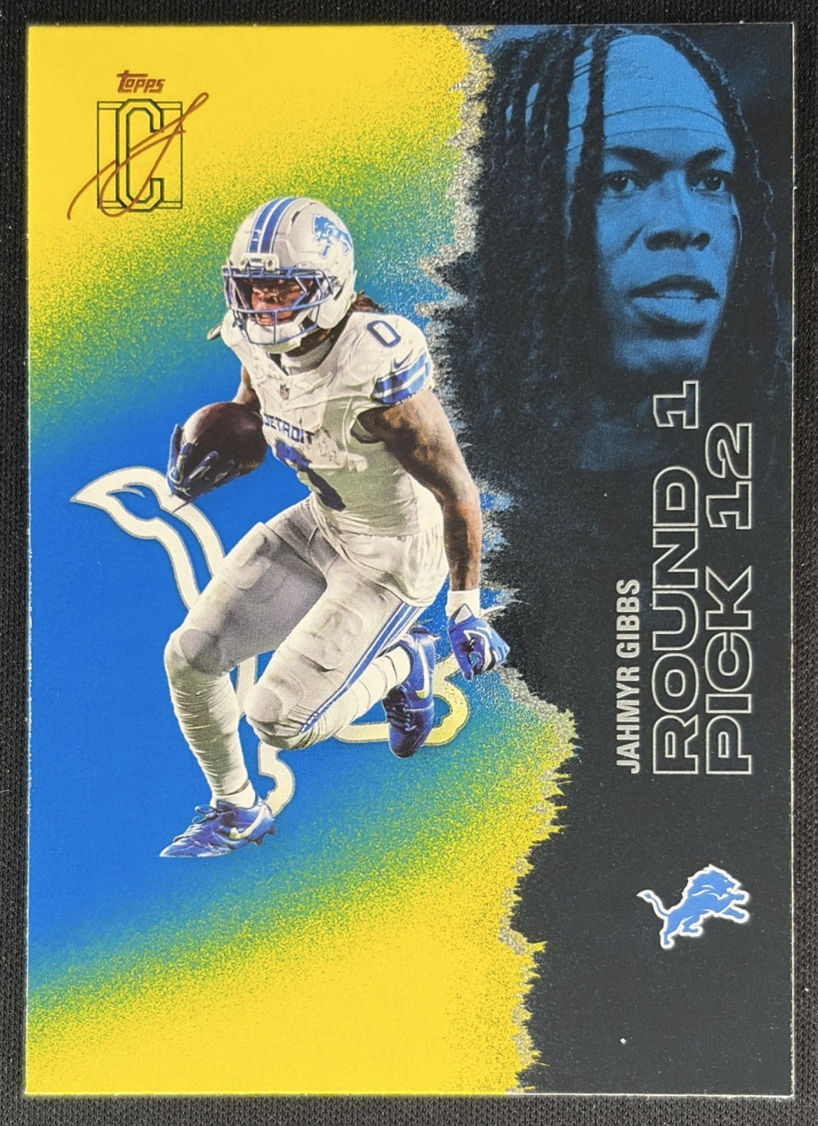 Jahmyr Gibbs 2025 Topps Signature Class Veteran Blue & Yellow Foil Lions front
