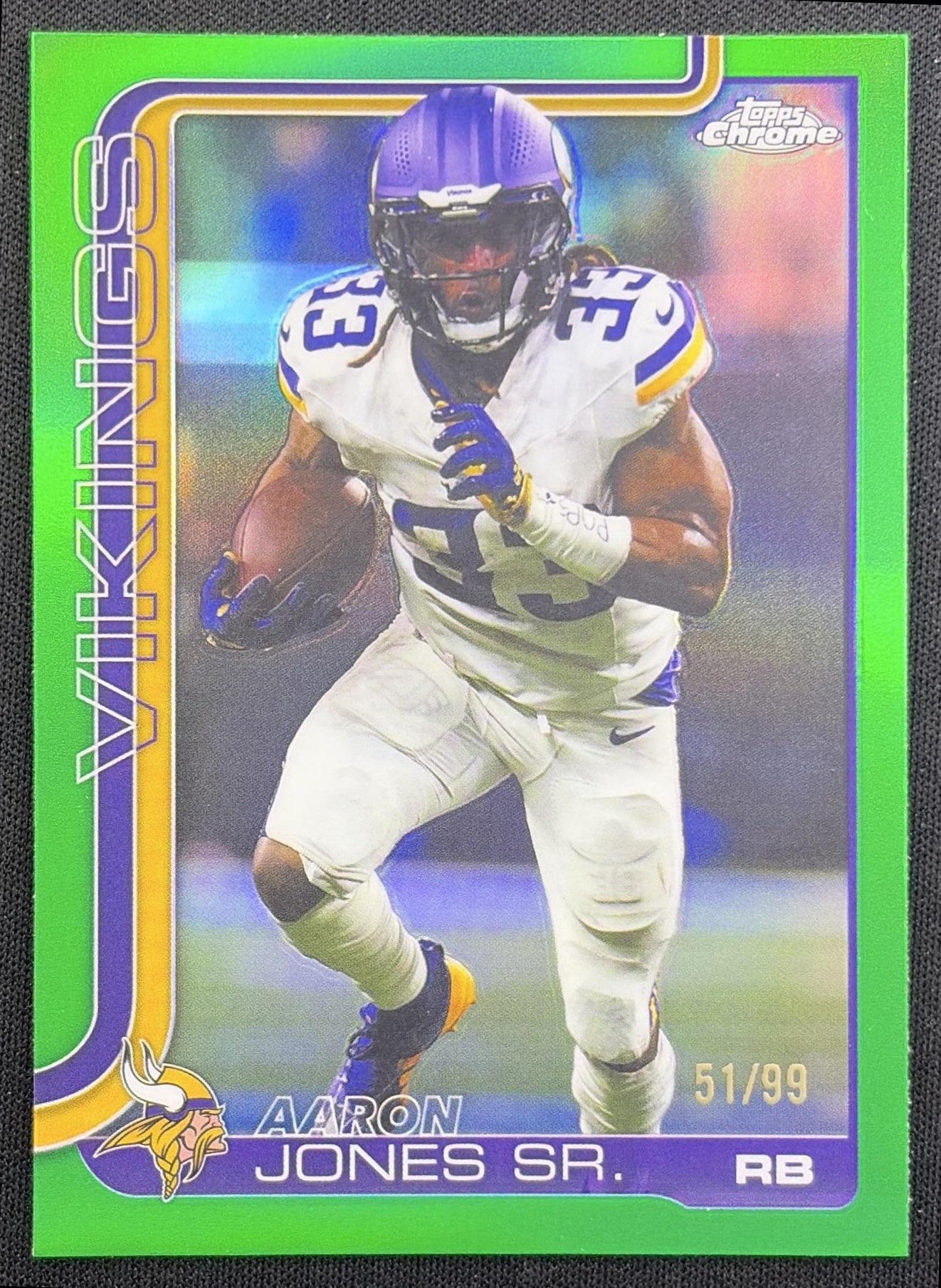 Aaron Jones Sr. 2025 Topps Chrome Green Refractor /99 Vikings Minnesota Vikings