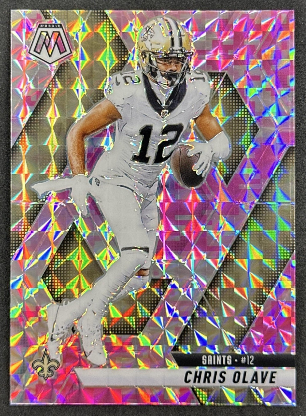 Chris Olave 2025 Panini Mosaic Camo Pink Prizm Saints