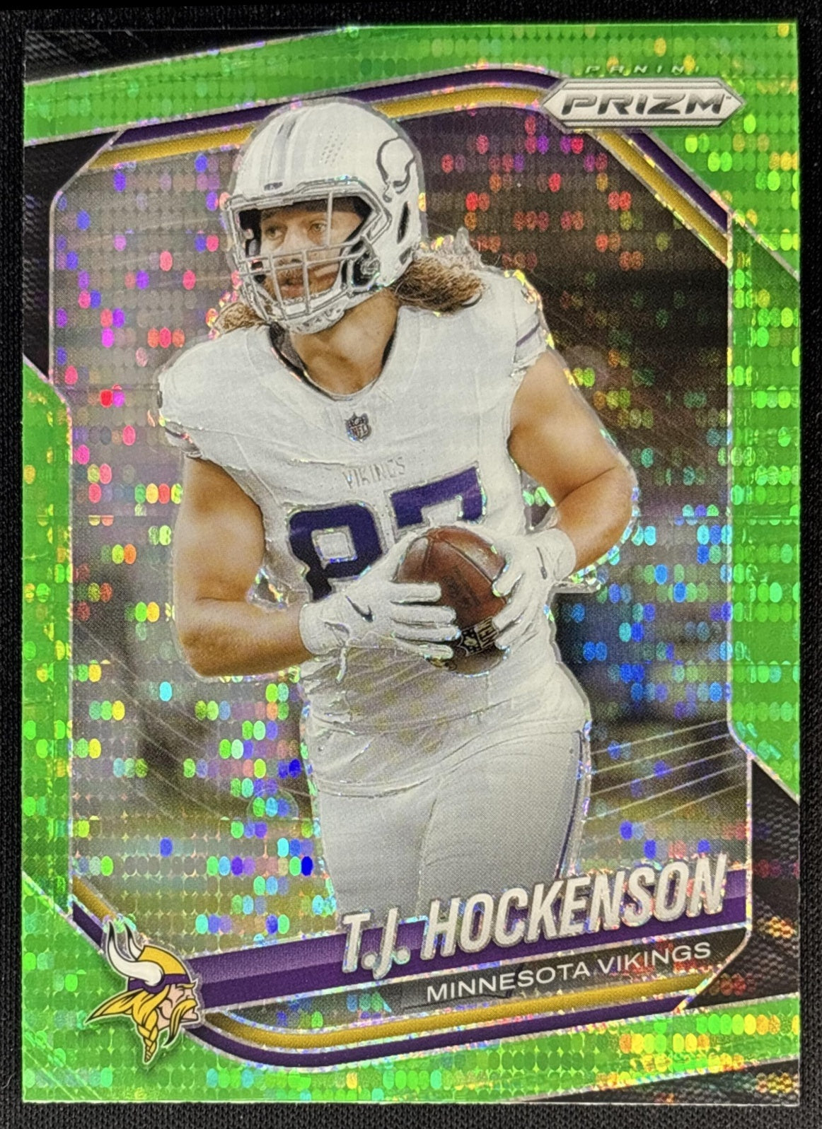 T.J. Hockenson 2025 Panini Prizm Neon Green Pulsar Vikings - Minnesota Vikings