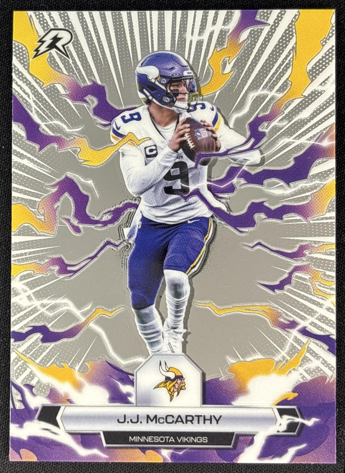 J.J. McCarthy 2025 Topps Resurgence Vikings Minnesota Vikings front