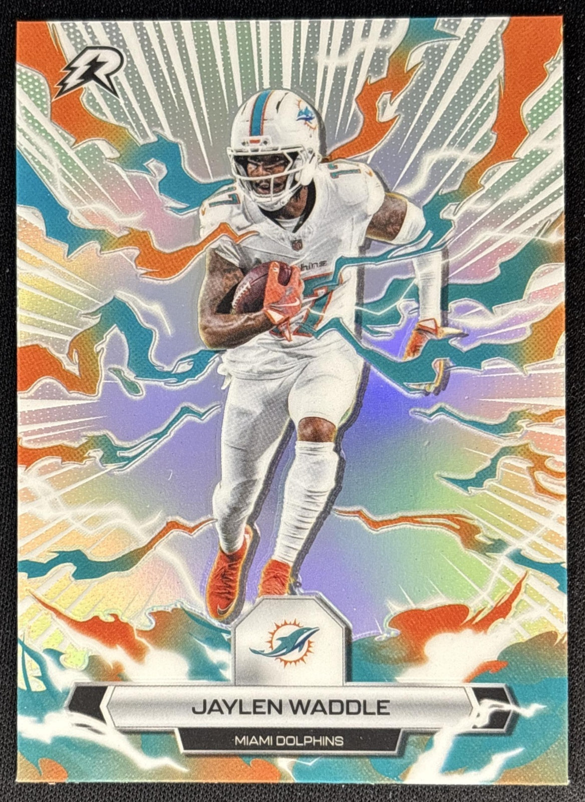 Jaylen Waddle 2025 Topps Resurgence Refractor Dolphins