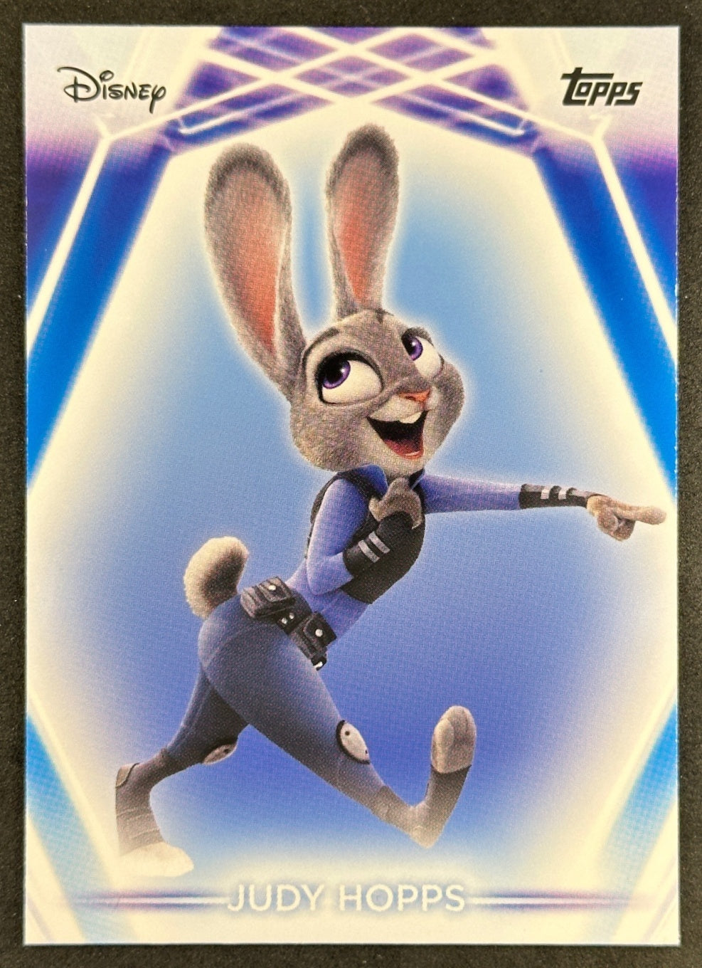 Judy Hopps 2026 Topps Disney Neon Zootopia Entertainment Cards