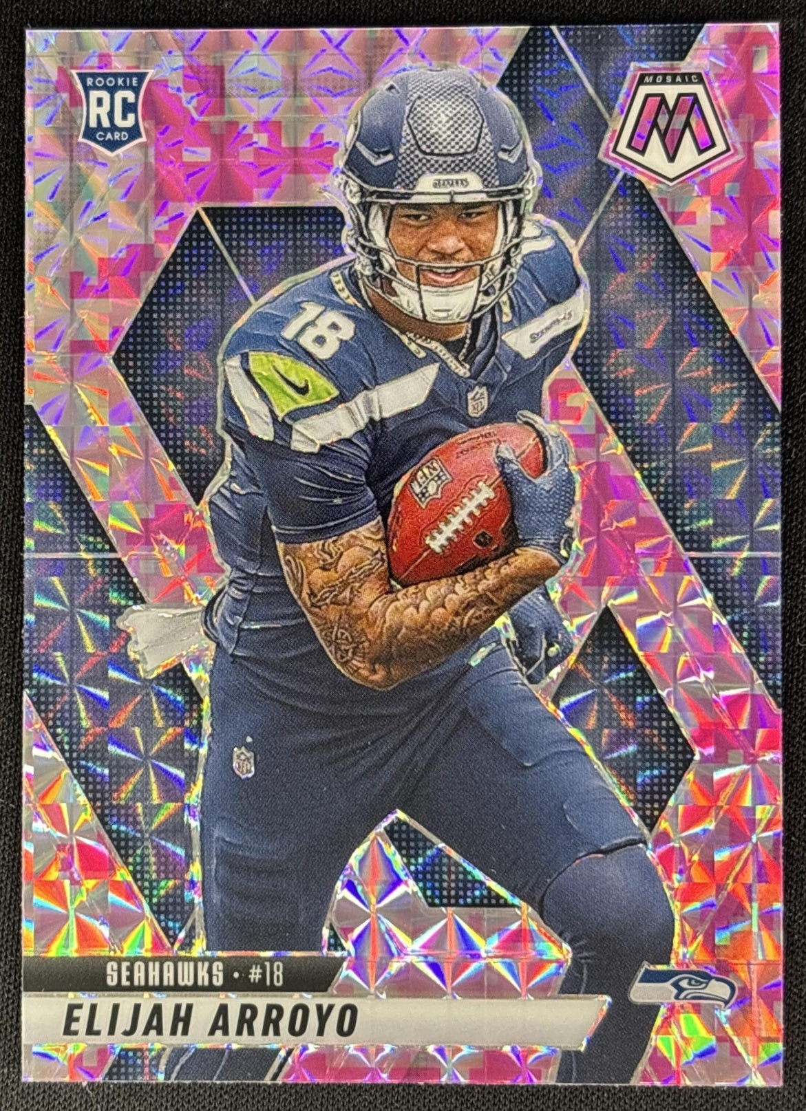 Elijah Arroyo 2025 Panini Mosaic Rookies Camo Pink Prizm Seahawks front