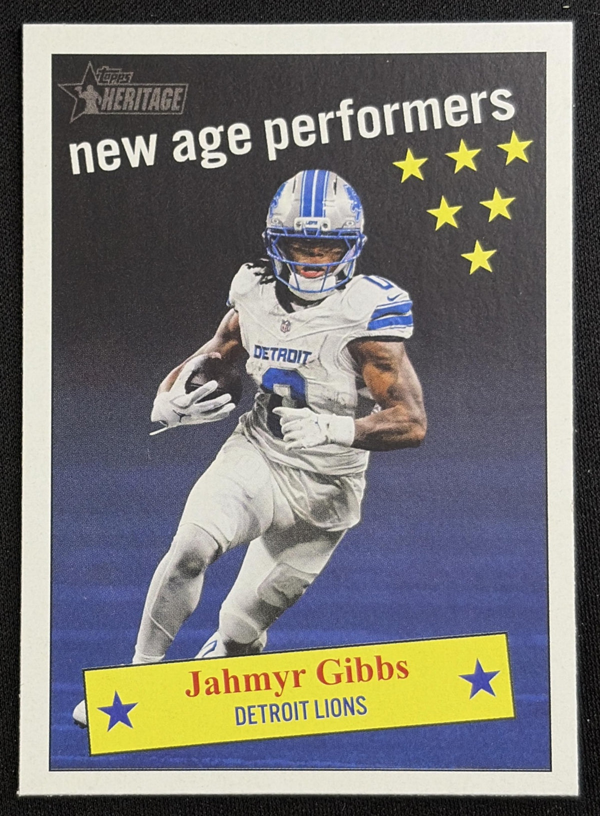 Jahmyr Gibbs 2026 Topps Heritage New Age Performers Lions