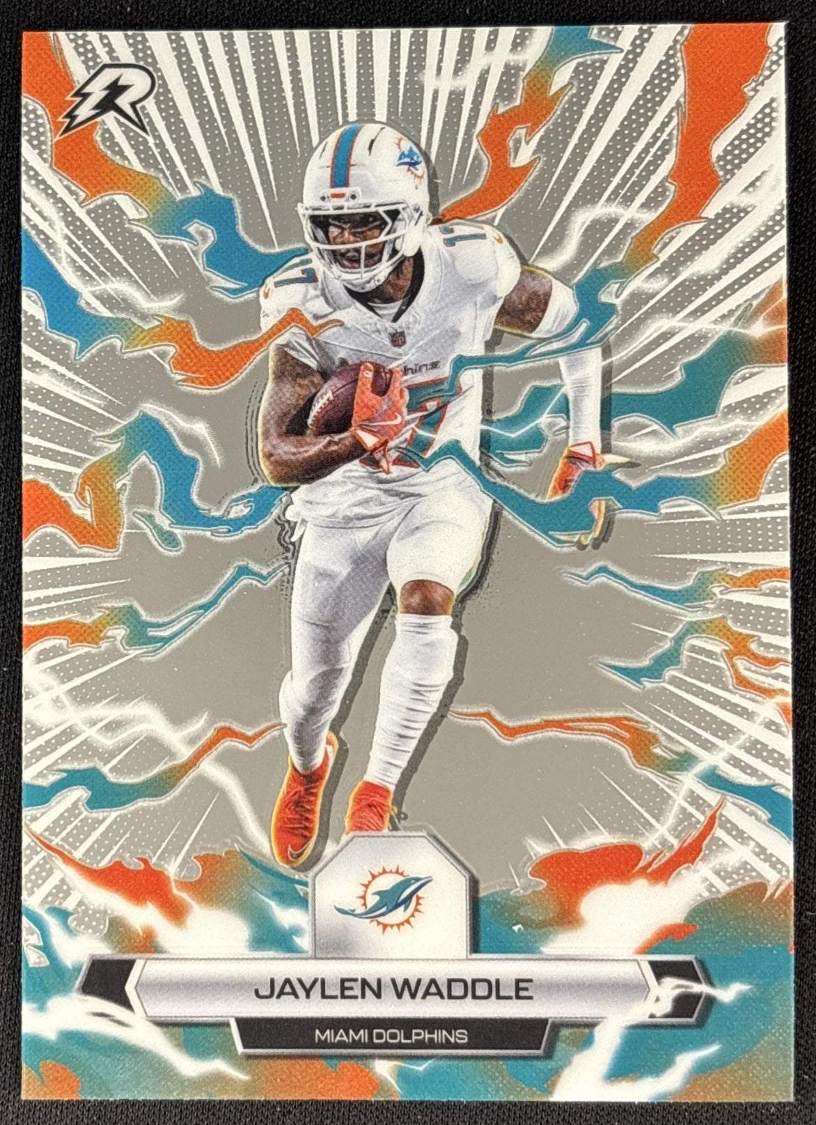 Jaylen Waddle 2025 Topps Resurgence Dolphins Miami Dolphins front