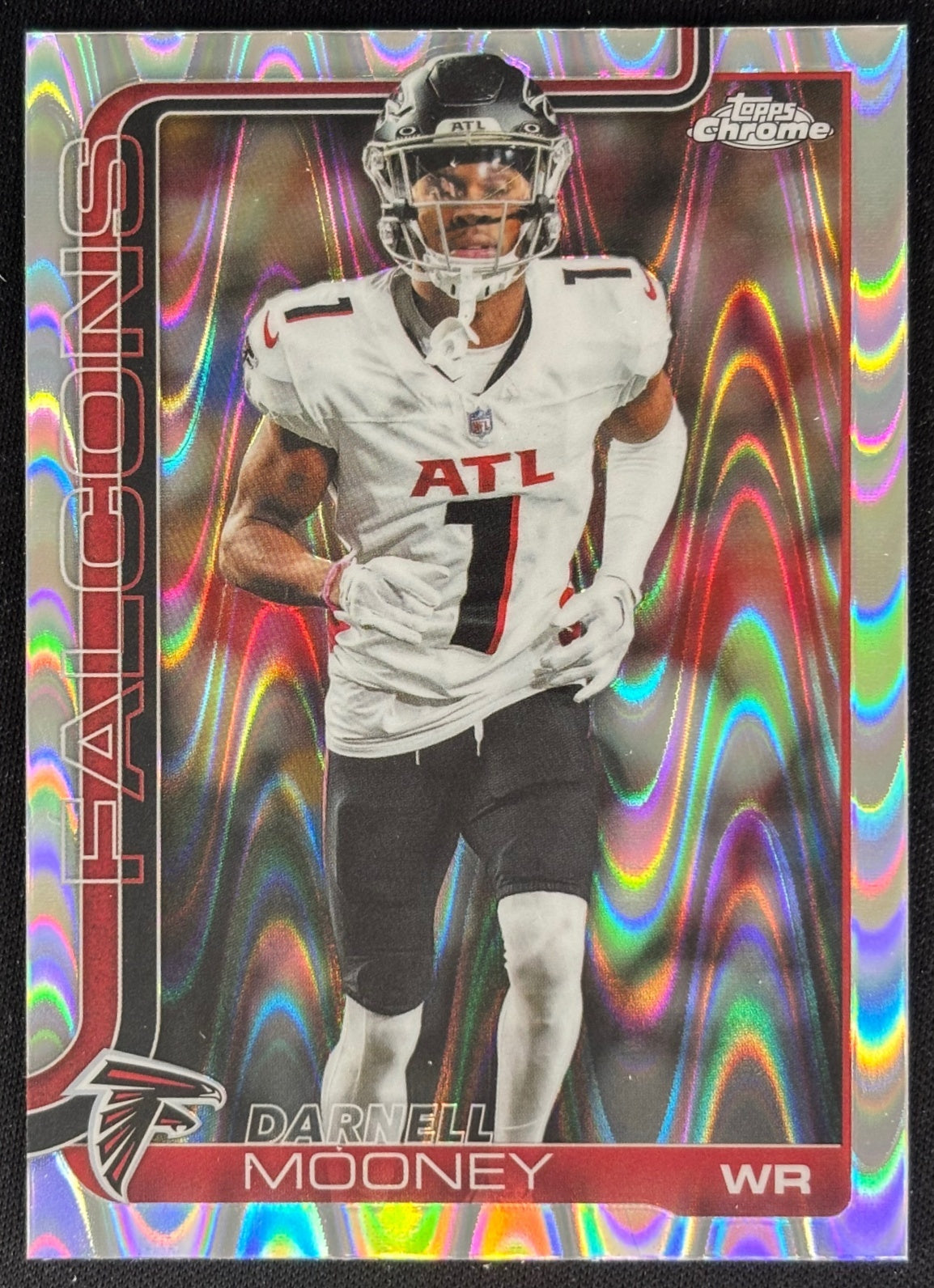 Darnell Mooney 2025 Topps Chrome RayWave Refractor Falcons Sports Trading Cards