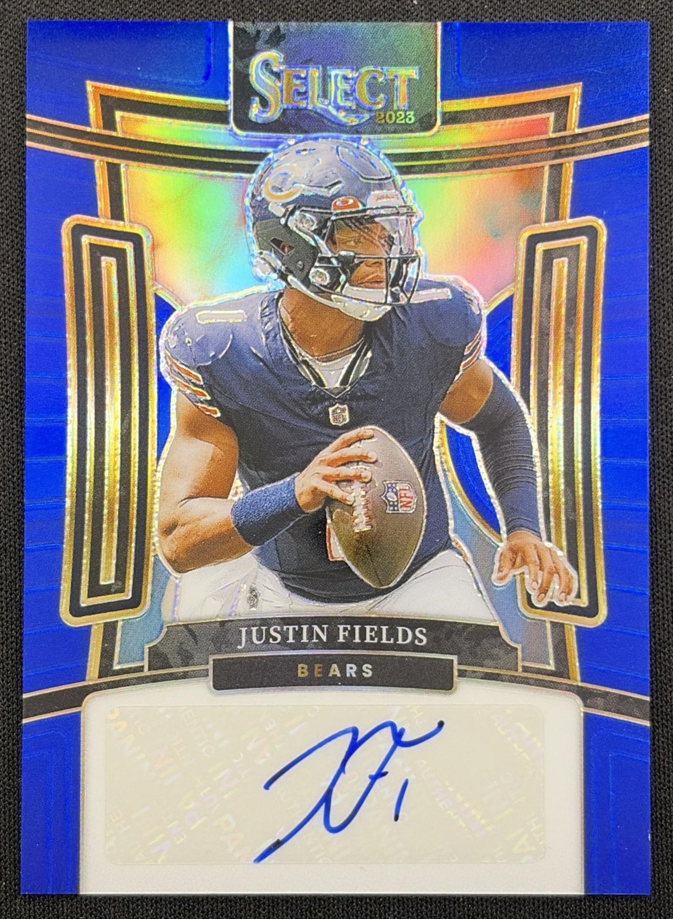 Justin Fields 2023 Panini Select Signatures Blue Prizm /99 Bears Chicago Bears