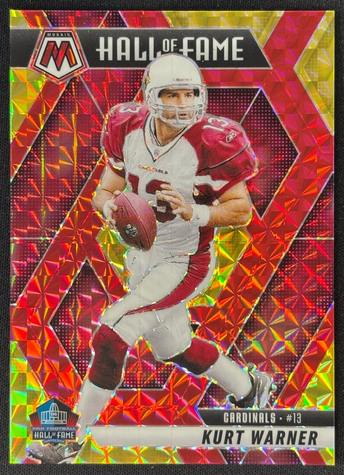 Kurt Warner 2025 Mosaic Hall of Fame Choice Fusion Red & Yellow Prizm /89 Cardinals front | Wayne Collection