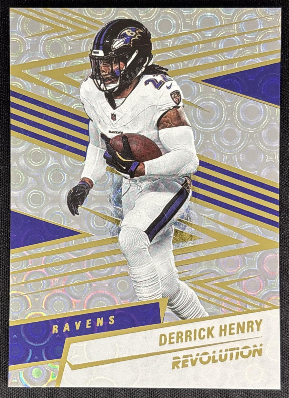 Derrick Henry 2025 Panini Revolution Groove Ravens Default Title Sports Trading Cards