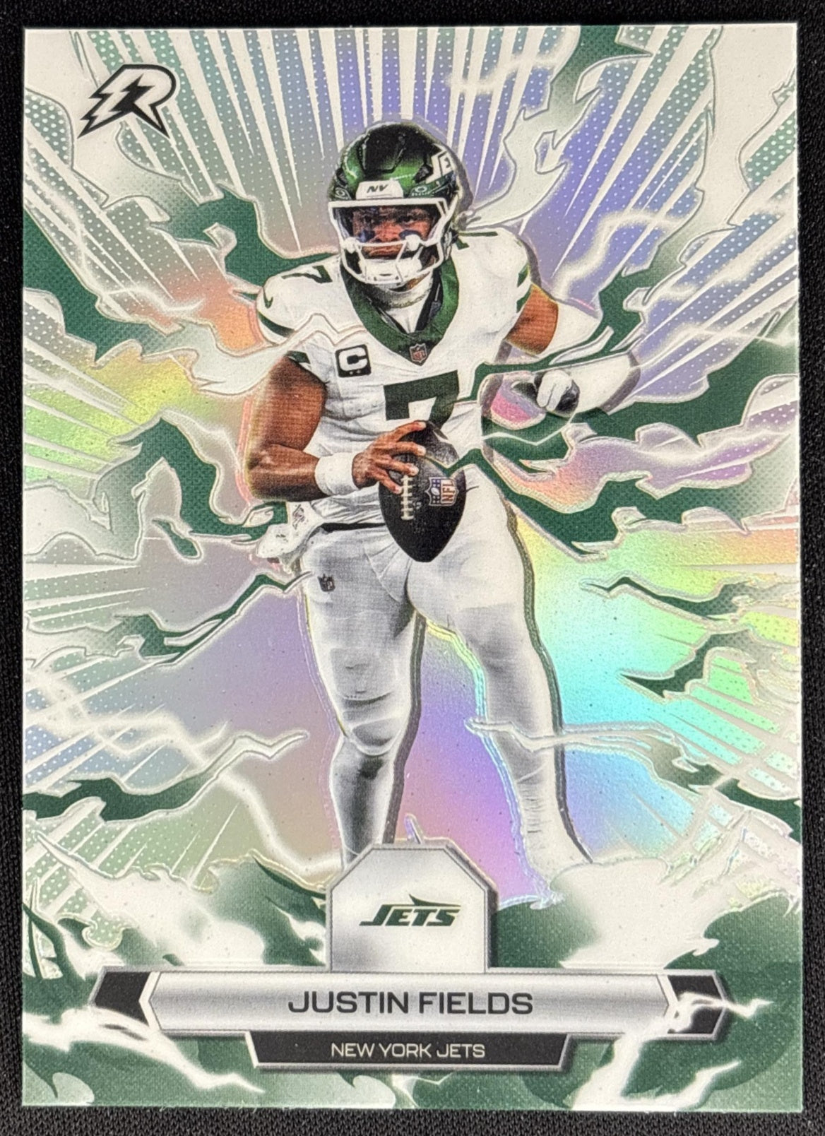 Justin Fields 2025 Topps Resurgence Refractor Jets