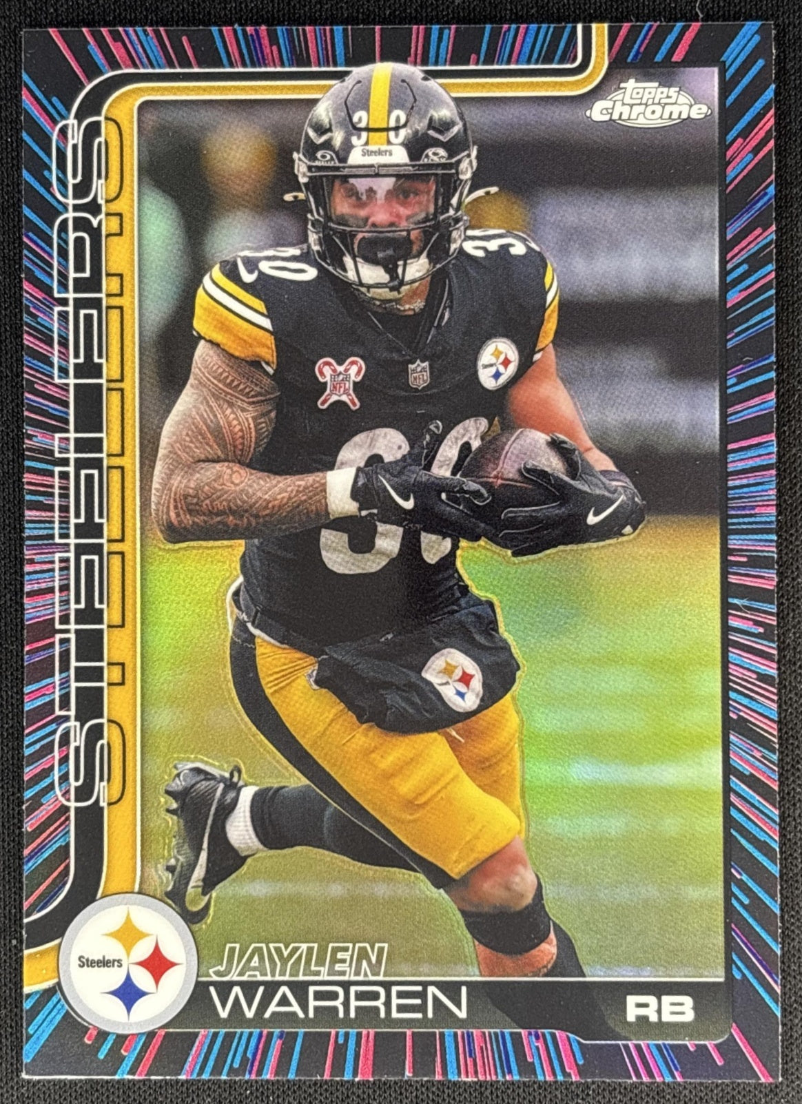 Jaylen Warren 2025 Topps Chrome Neon Pulse Refractor Steelers