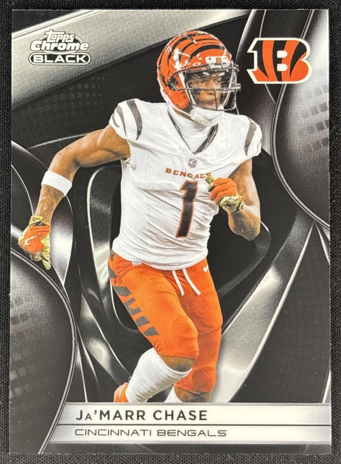 Ja'Marr Chase 2025 Topps Chrome Black Bengals front