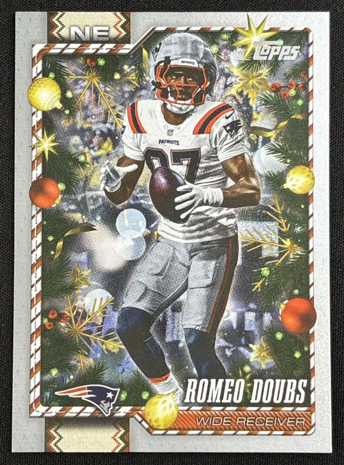 Romeo Doubs 2026 Topps Holiday Glitter Patriots | New England Patriots Sports Trading Card
