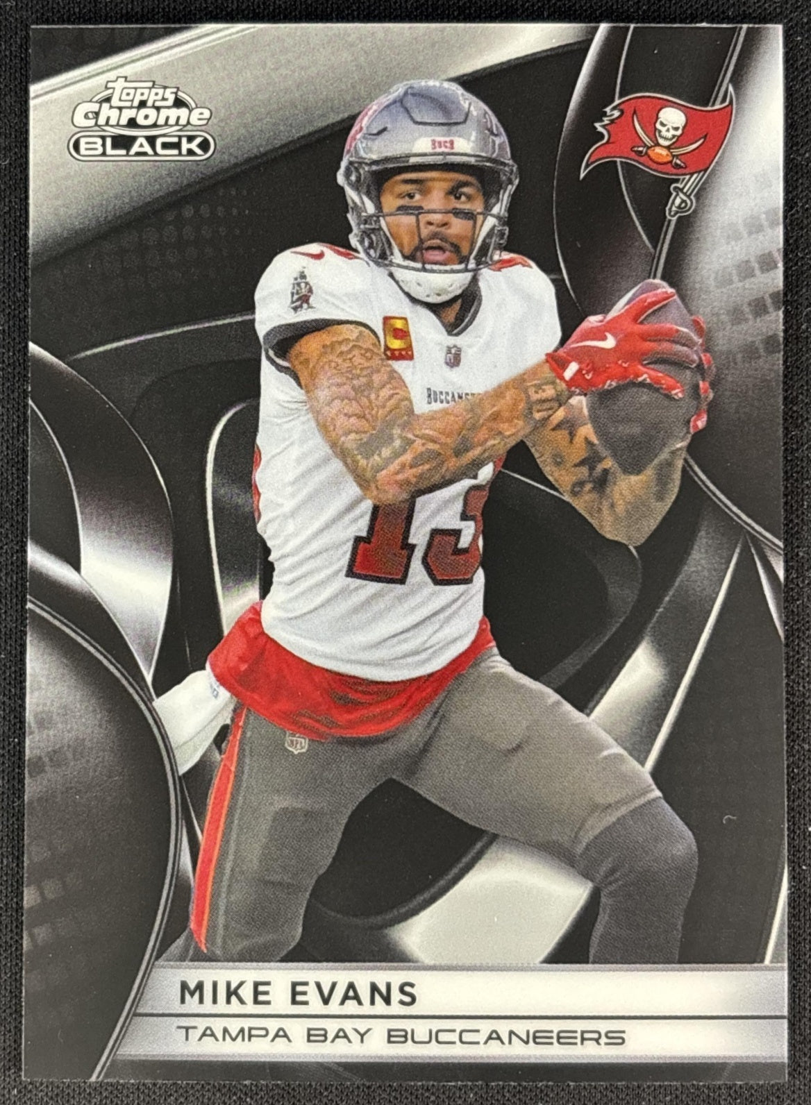 Mike Evans 2025 Topps Chrome Black Buccaneers front