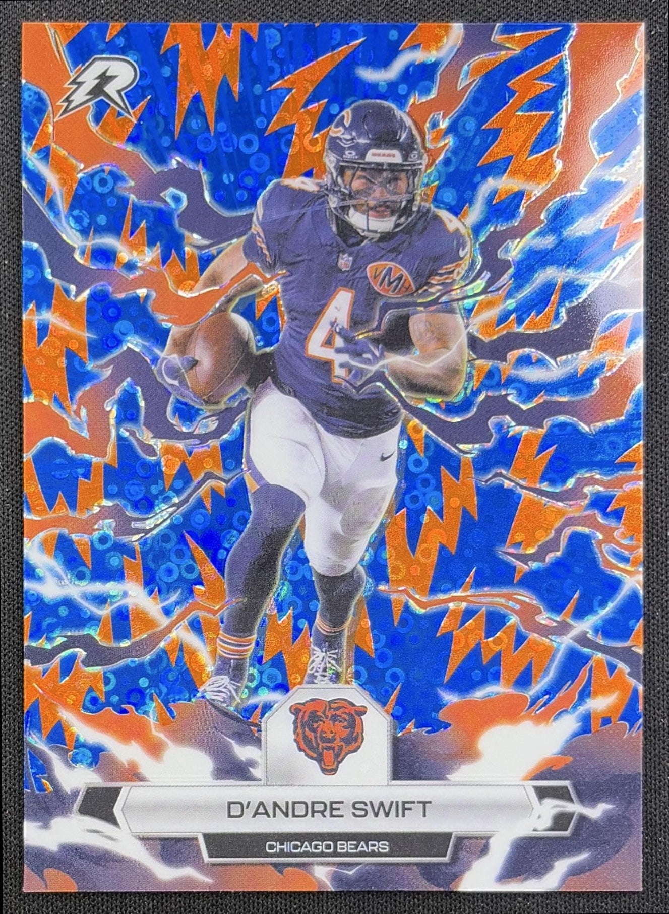 D'Andre Swift 2025 Topps Resurgence Blue and Orange Spark Refractor Bears