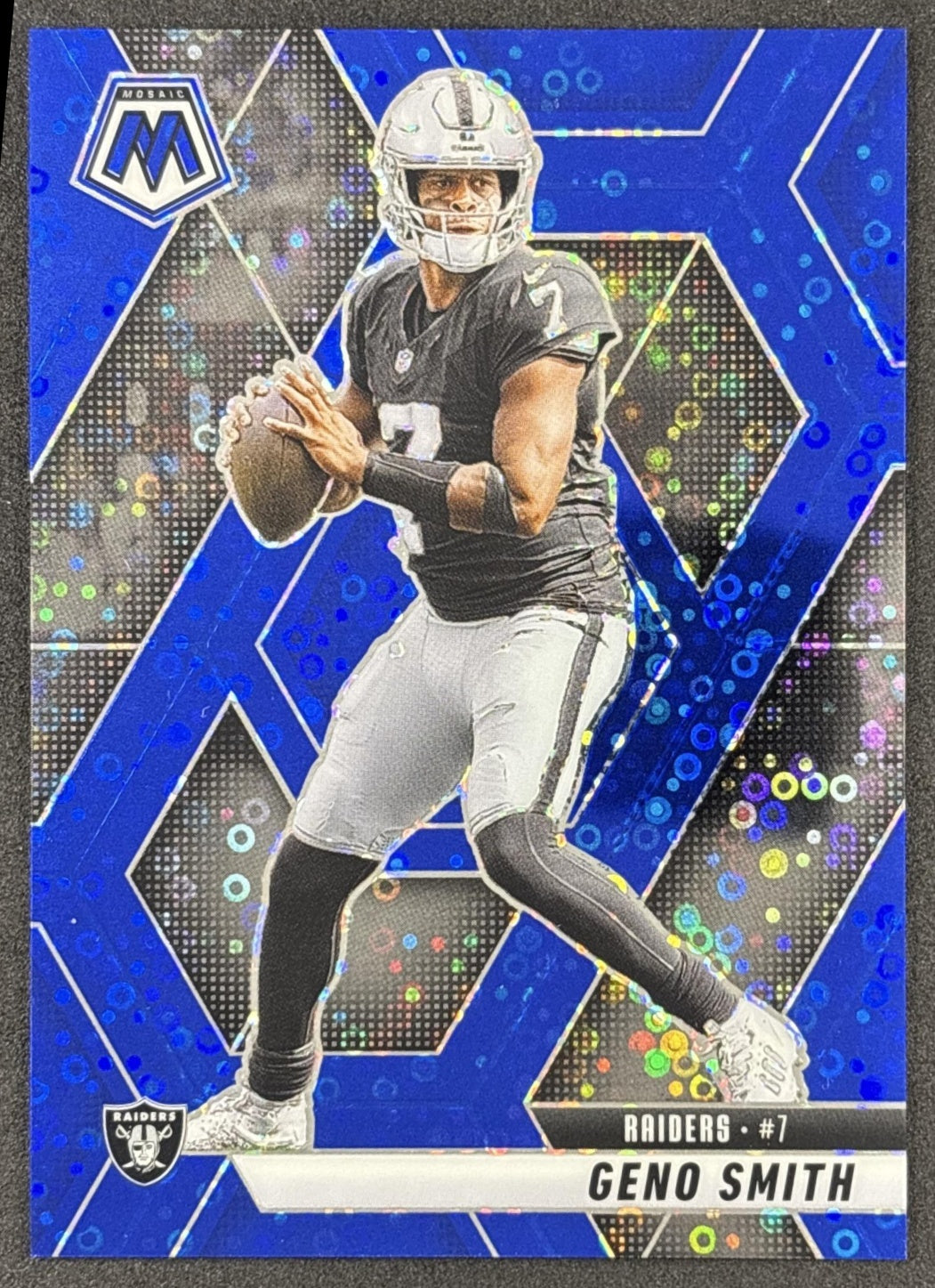 Geno Smith 2025 Panini Mosaic Blue Prizm /99 Raiders front