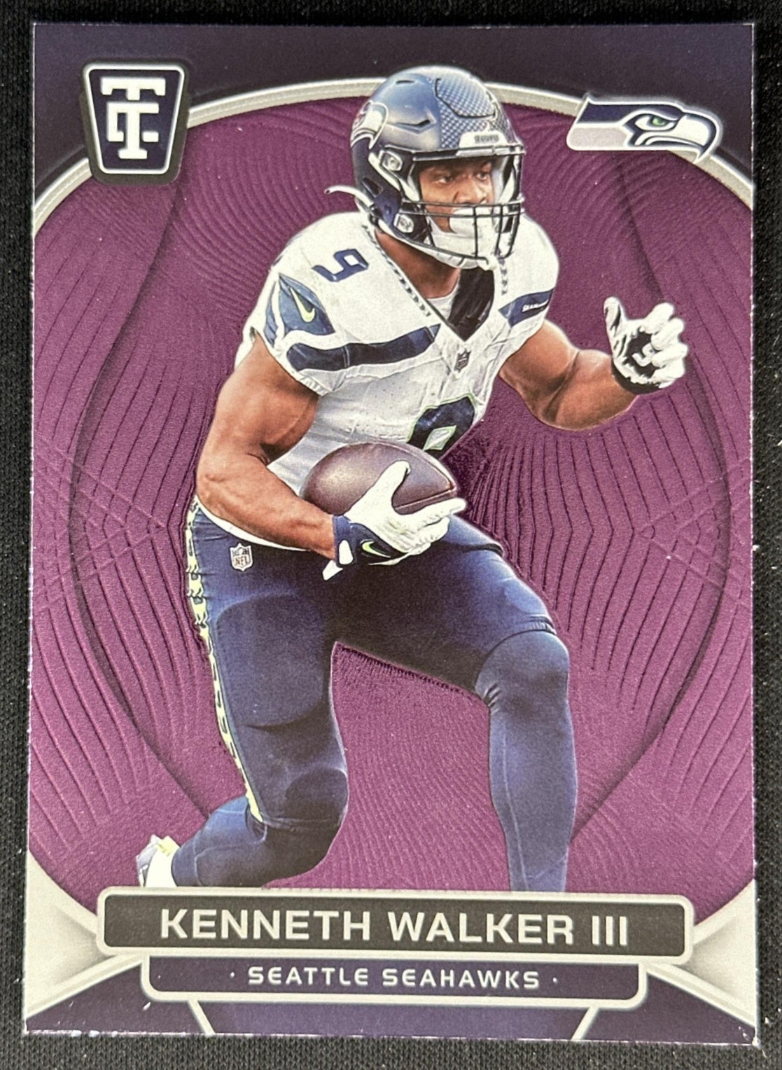 Kenneth Walker III 2024 Panini Totally Certified Marron Seahawks front